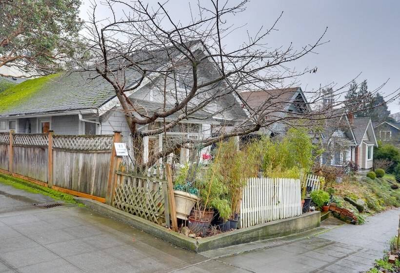 Walkable Seattle Getaway: 3 Mi To Downtown!