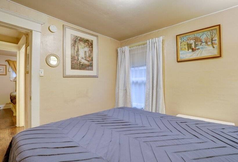 Walkable Seattle Getaway: 3 Mi To Downtown!