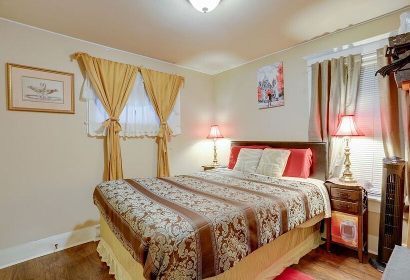 Walkable Seattle Getaway: 3 Mi To Downtown!