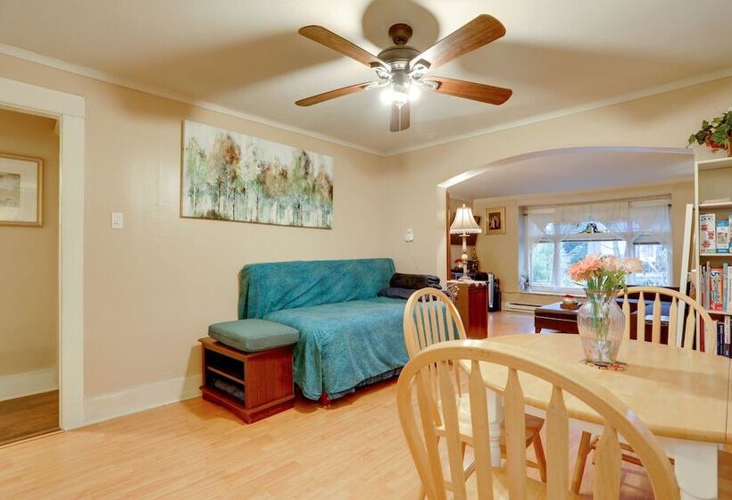 Walkable Seattle Getaway: 3 Mi To Downtown!