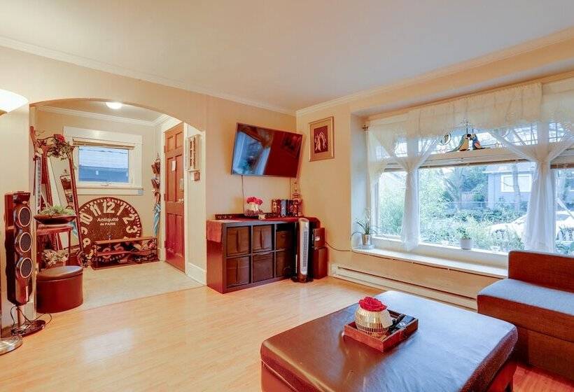 Walkable Seattle Getaway: 3 Mi To Downtown!