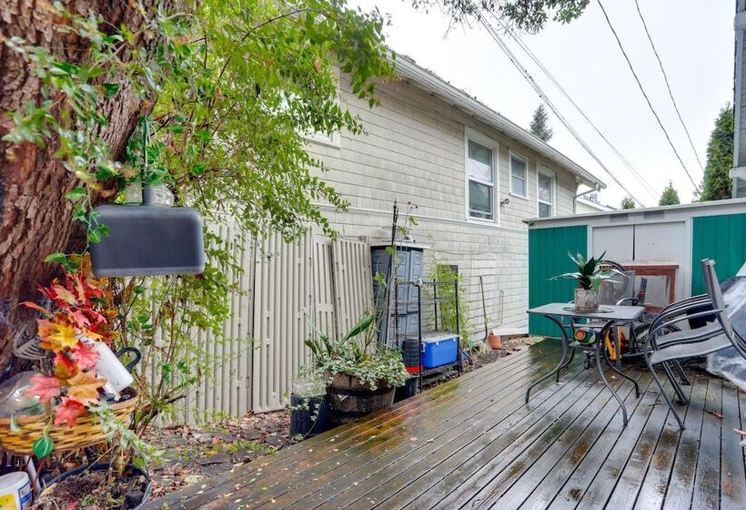 Walkable Seattle Getaway: 3 Mi To Downtown!