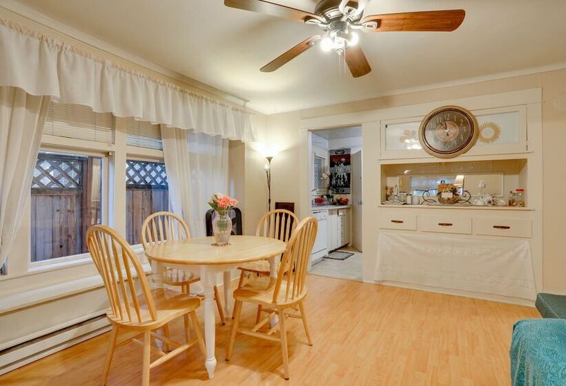 Walkable Seattle Getaway: 3 Mi To Downtown!