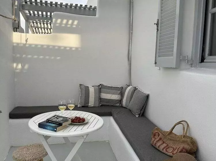 Flisvos Beach Apartments