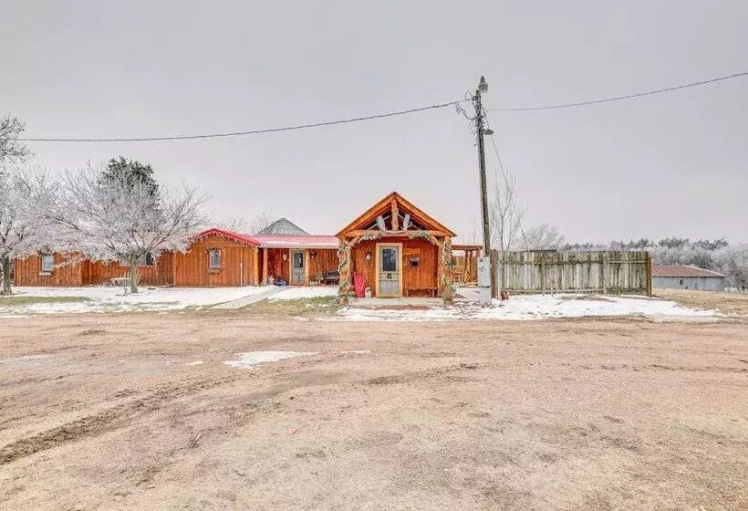 Glenvil Cabin W/ Gas Grill: Steps To Dock & Pond!