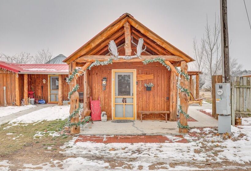 Glenvil Cabin W/ Gas Grill: Steps To Dock & Pond!