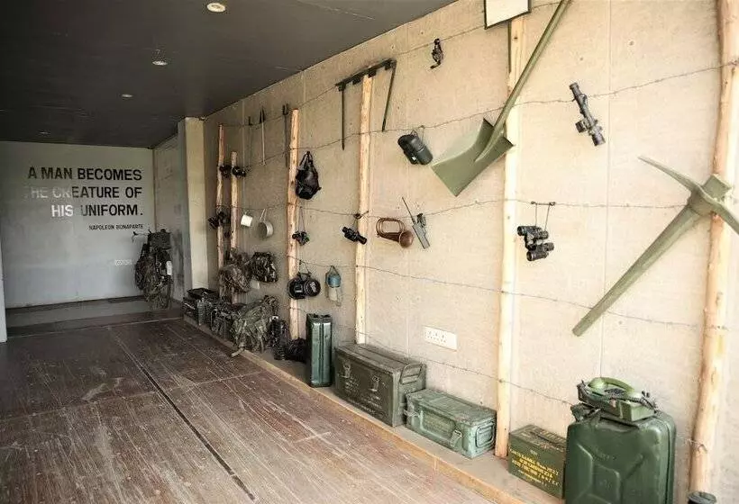 ホテル Delta 105   A Military Themed Adventure Park