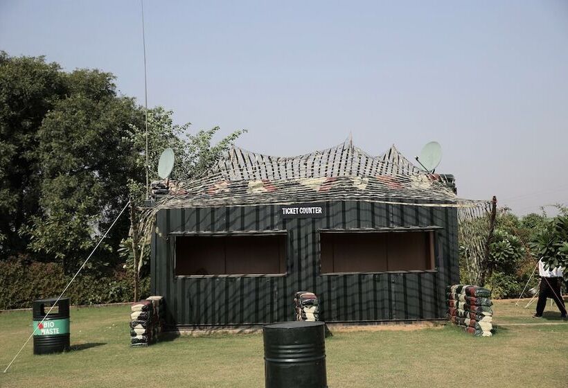 Отель Delta 105 A Military Themed Adventure Park