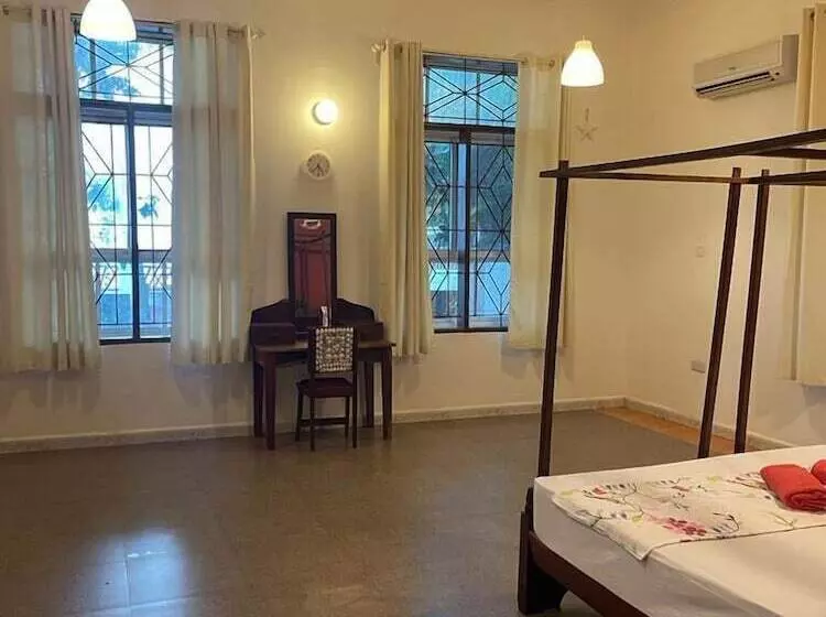 Hotelli Sunrise Beach Villa