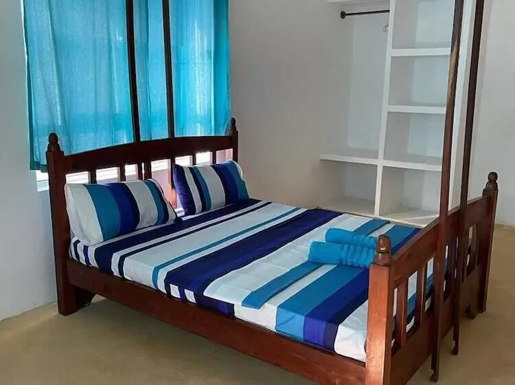 Hotelli Sunrise Beach Villa