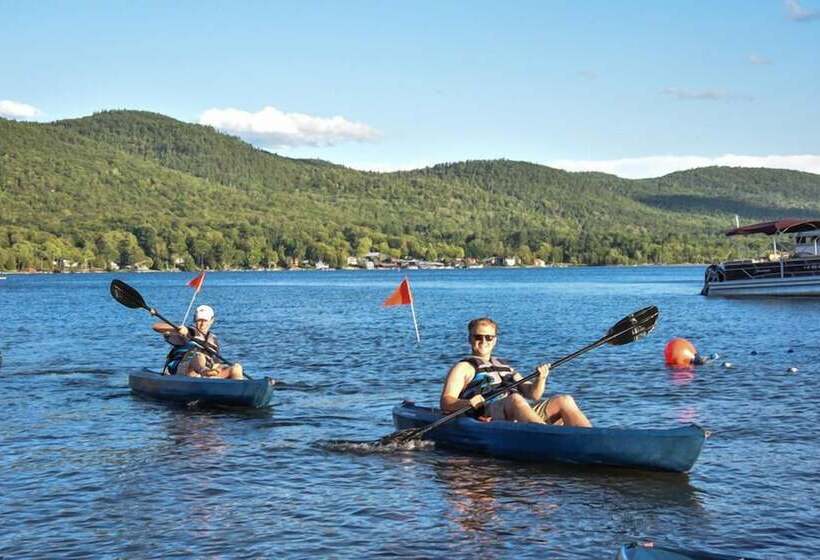 ホテル Waters Edge Lodge