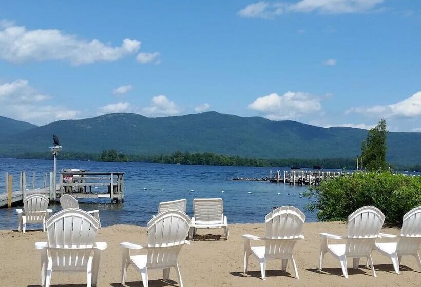 ホテル Waters Edge Lodge