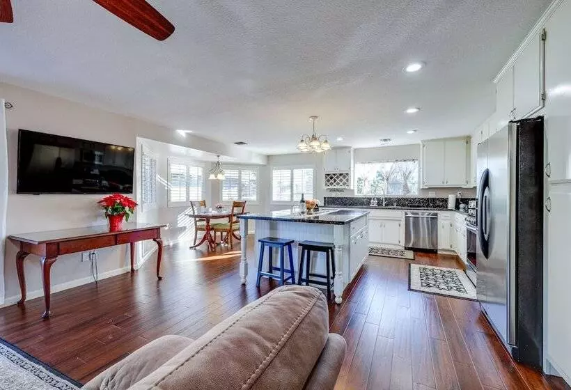 Lovely Templeton Home Near 200 Wineries!