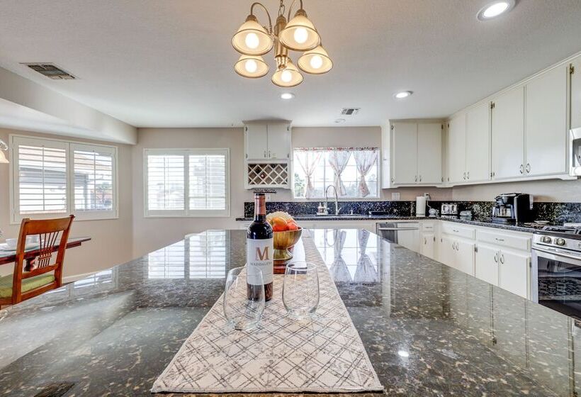 Lovely Templeton Home Near 200 Wineries!