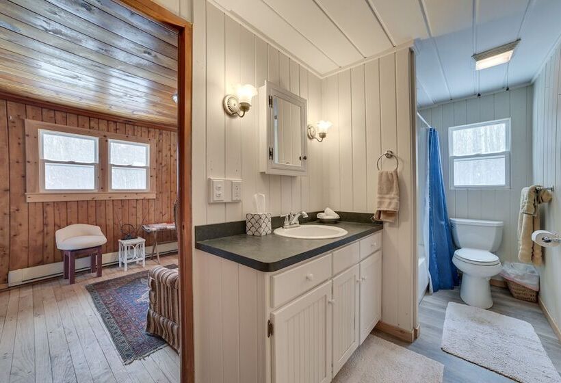 Michigan Cabin Retreat: 5 Mi To Sturgeon Bay Beach