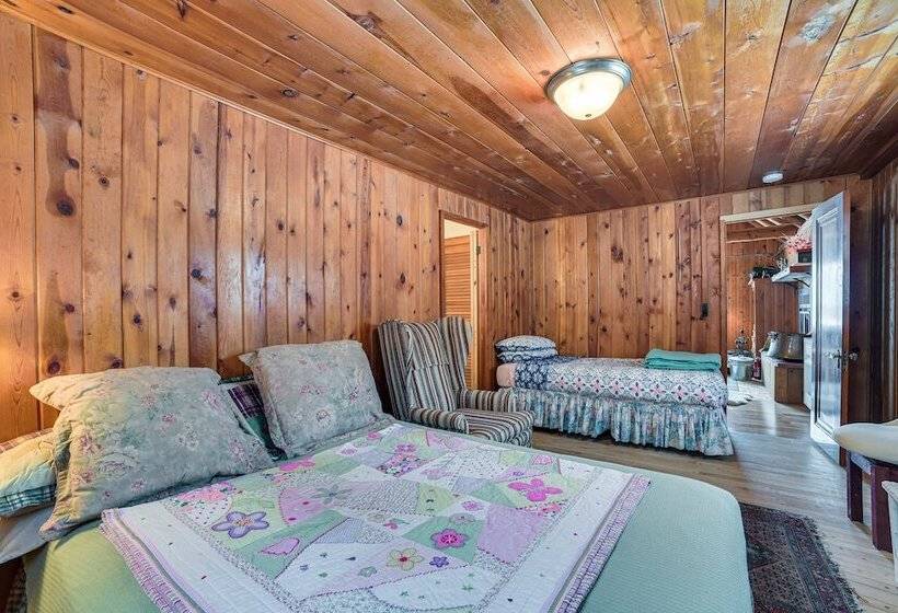 Michigan Cabin Retreat: 5 Mi To Sturgeon Bay Beach