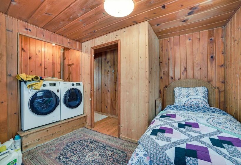 Michigan Cabin Retreat: 5 Mi To Sturgeon Bay Beach