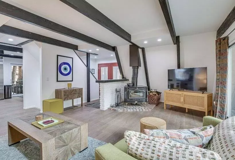 Modern Arrowbear Lake Cabin W/ Tree Lined Views!