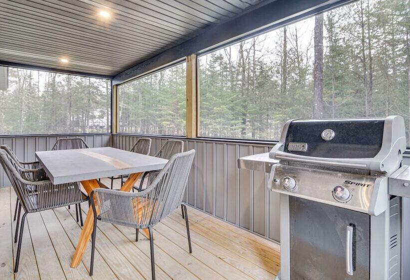 Mountain View Bethel Cabin: Game Room & Deck