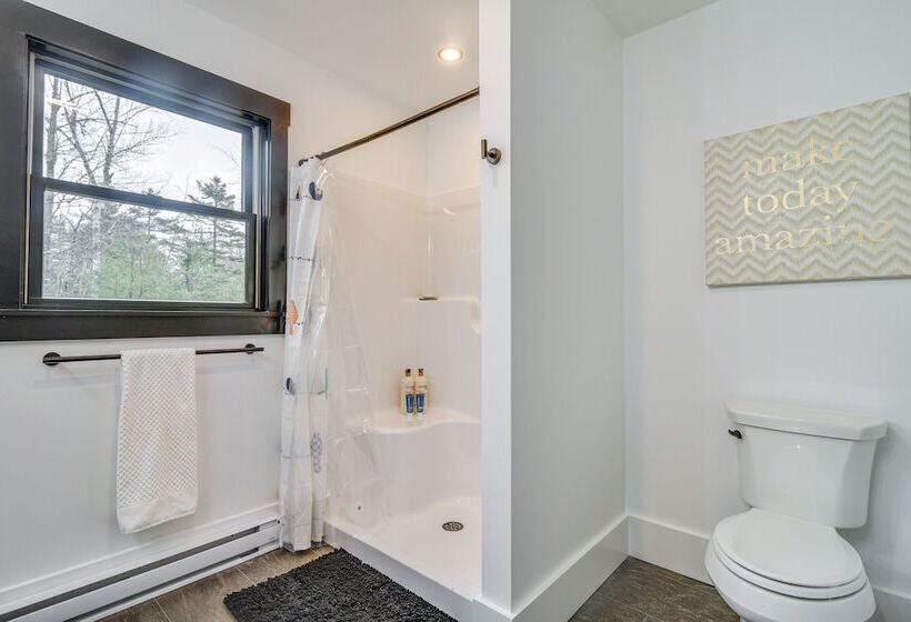 Mountain View Bethel Cabin: Game Room & Deck