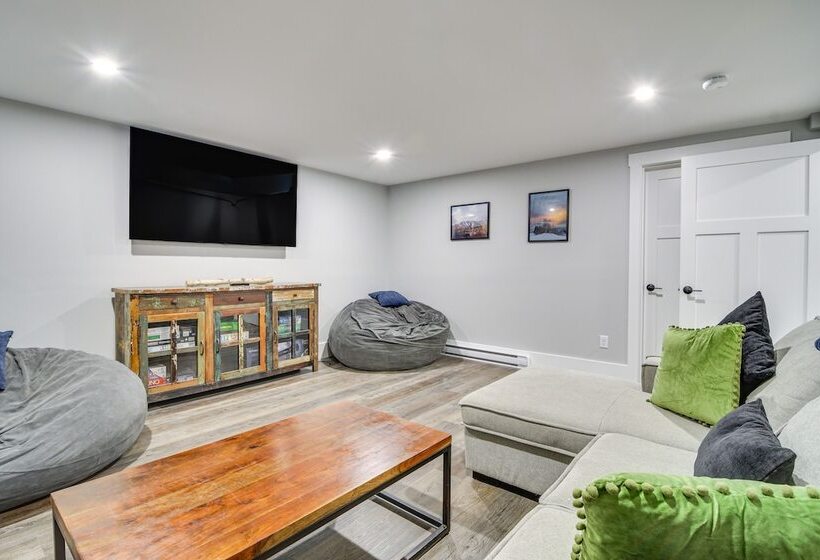 Mountain View Bethel Cabin: Game Room & Deck