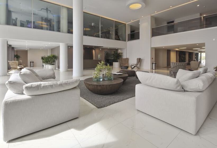 O Condominium Beachfront Residences