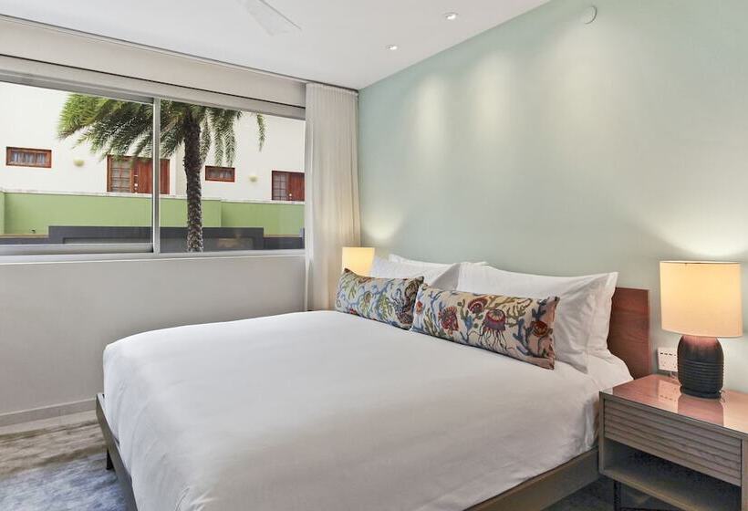 O Condominium Beachfront Residences