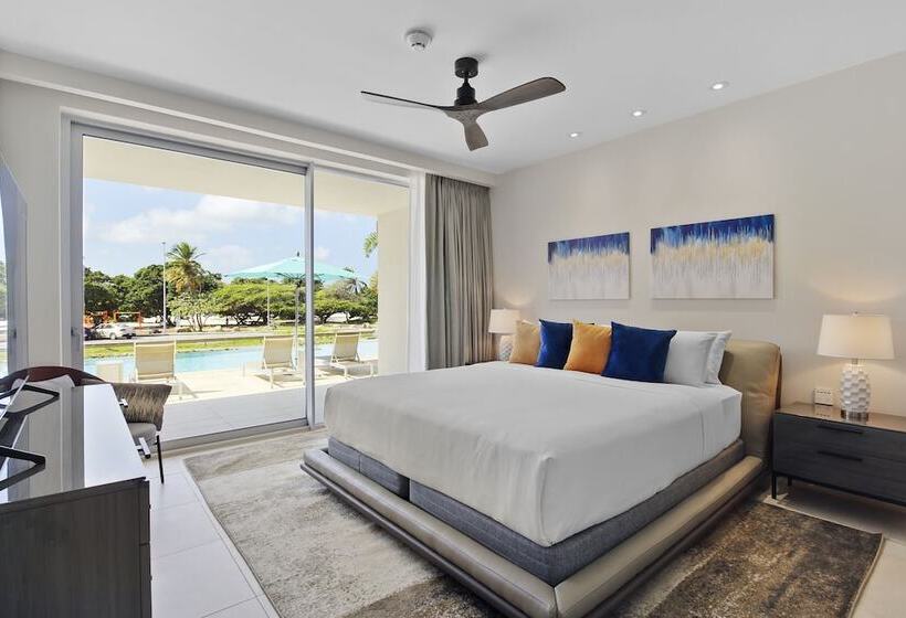 O Condominium Beachfront Residences