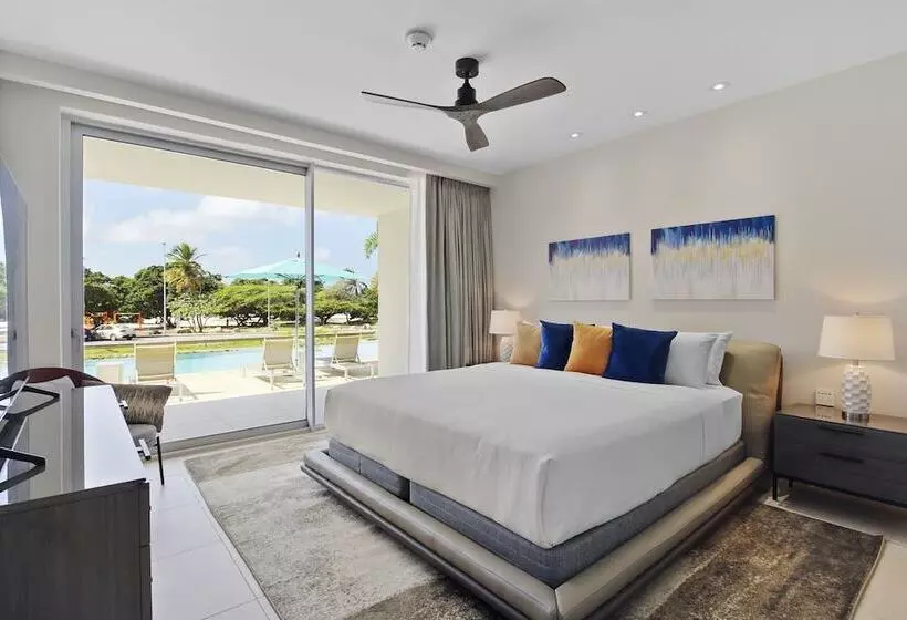 O Condominium Beachfront Residences