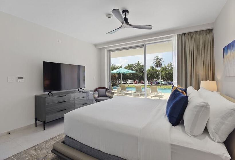 O Condominium Beachfront Residences