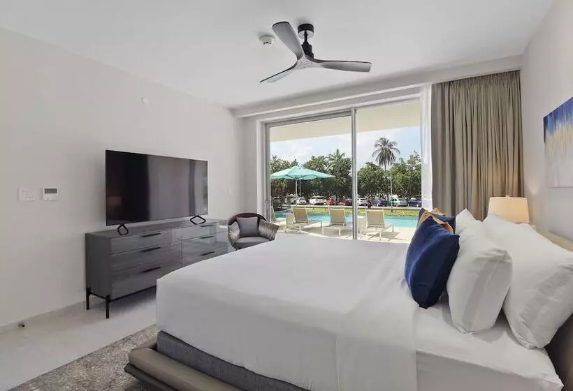 O Condominium Beachfront Residences