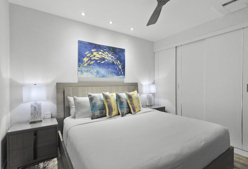 O Condominium Beachfront Residences