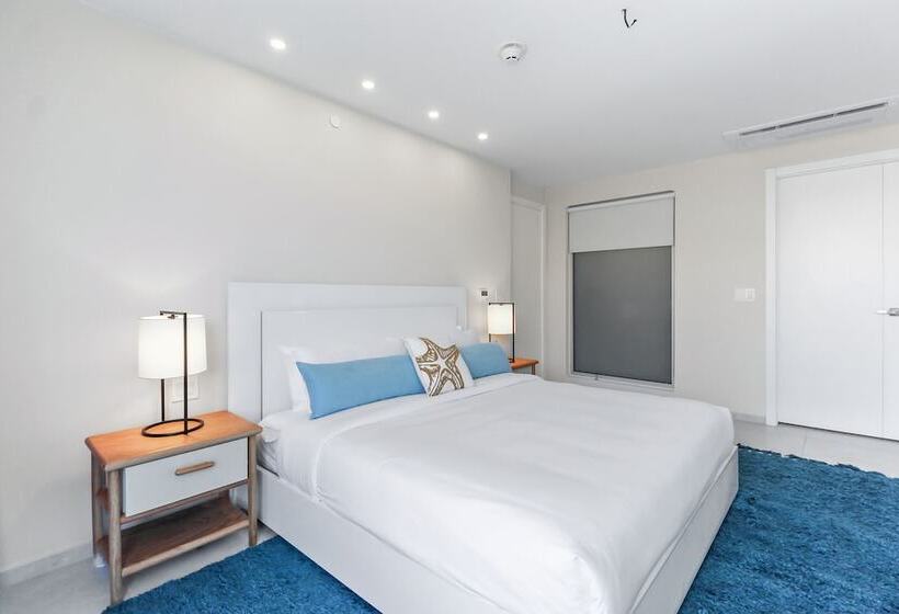 O Condominium Beachfront Residences