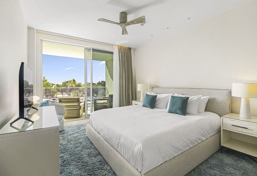 O Condominium Beachfront Residences