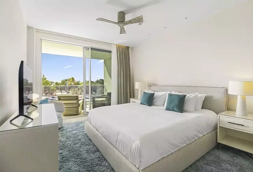 O Condominium Beachfront Residences