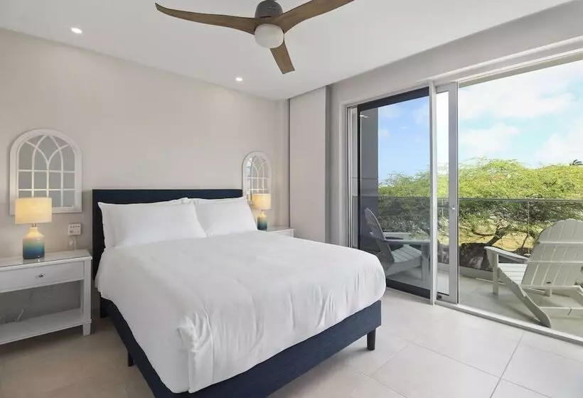 O Condominium Beachfront Residences