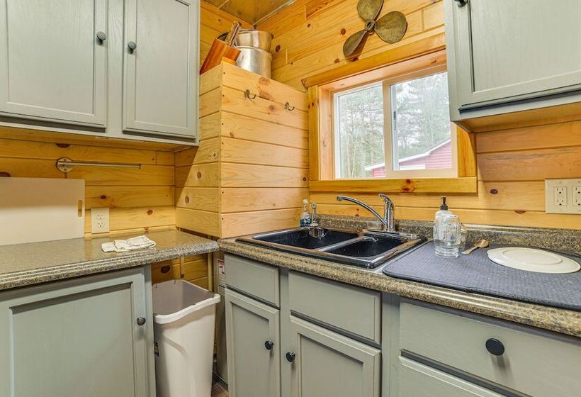 Oscoda Cabin W/ Charcoal Grill: Walk To Lake Huron