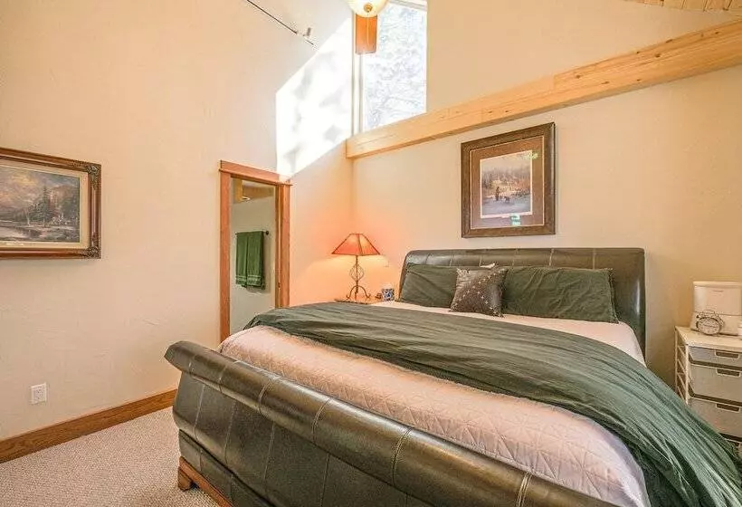 Pagosa Springs Family Retreat W/ Game Room & Views