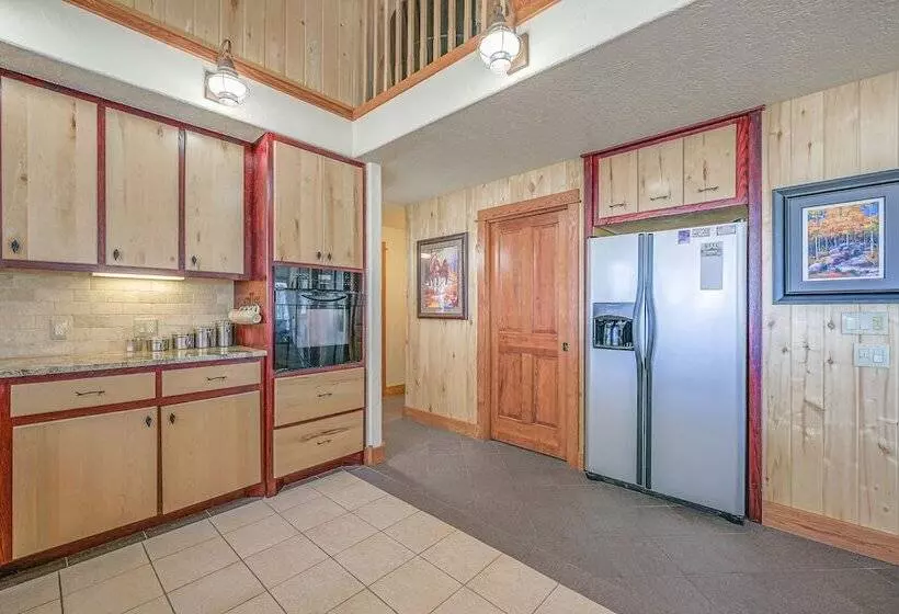 Pagosa Springs Family Retreat W/ Game Room & Views