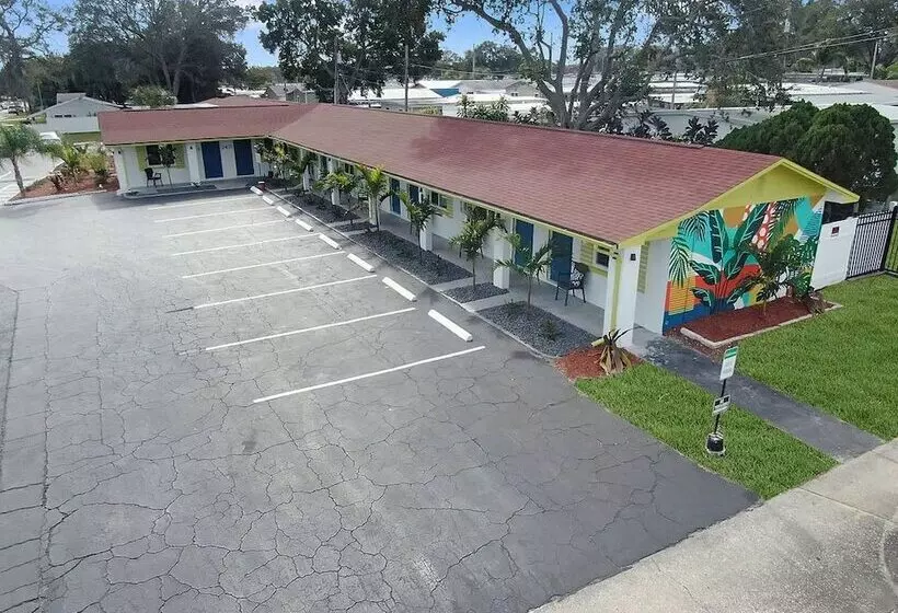 Palm Cove Motel