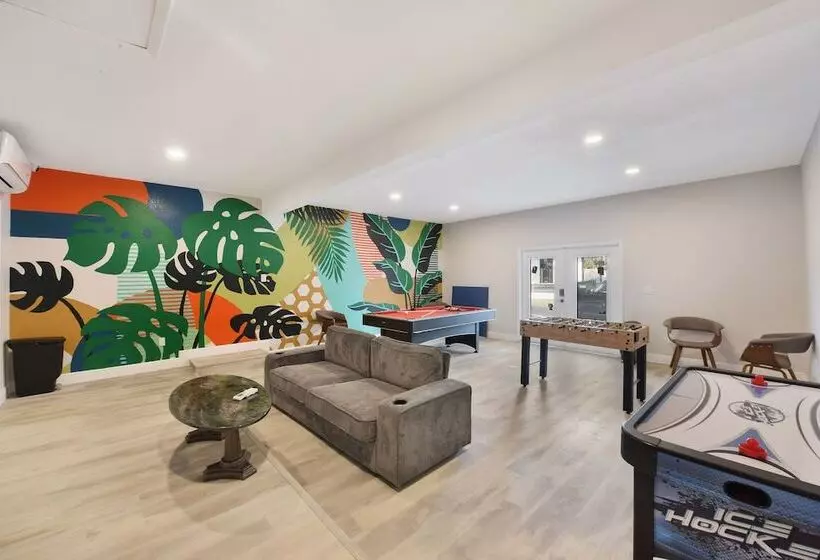 Palm Cove Motel