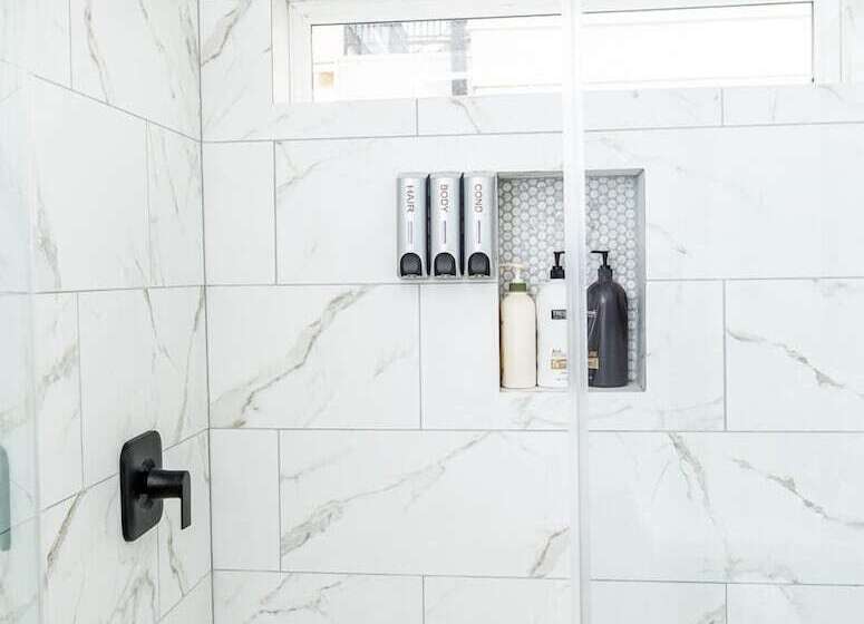 פנסיון Houston Lux Townhome