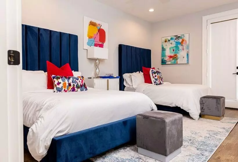 پانسیون Houston Lux Townhome