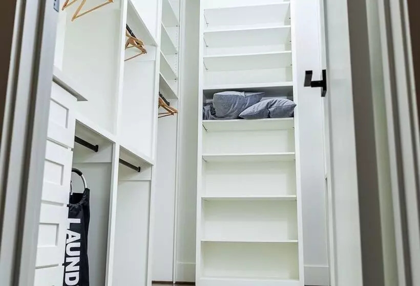 پانسیون Houston Lux Townhome