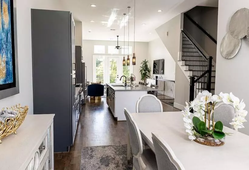 پانسیون Houston Lux Townhome