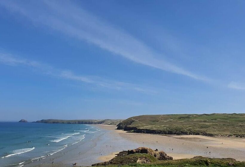 Residência 2 Bed Annex Sleeps 6, 7 Min Drive From The Beach!