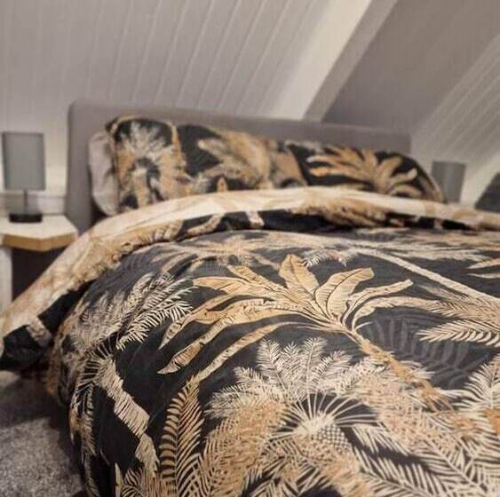 Residência 2 Bed Annex Sleeps 6, 7 Min Drive From The Beach!