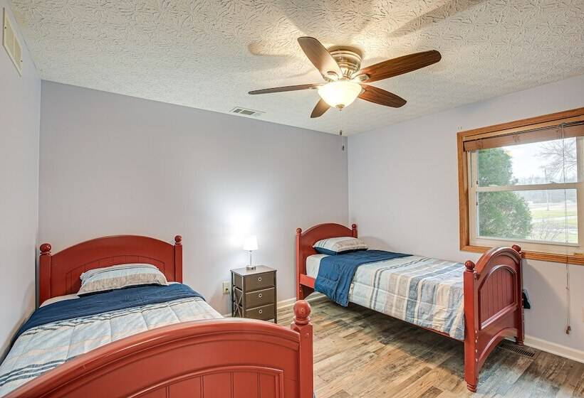 Spacious Delaware Home W/ Game Room!