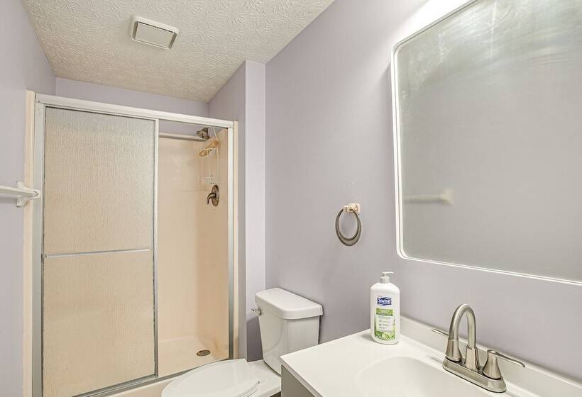 Spacious Delaware Home W/ Game Room!