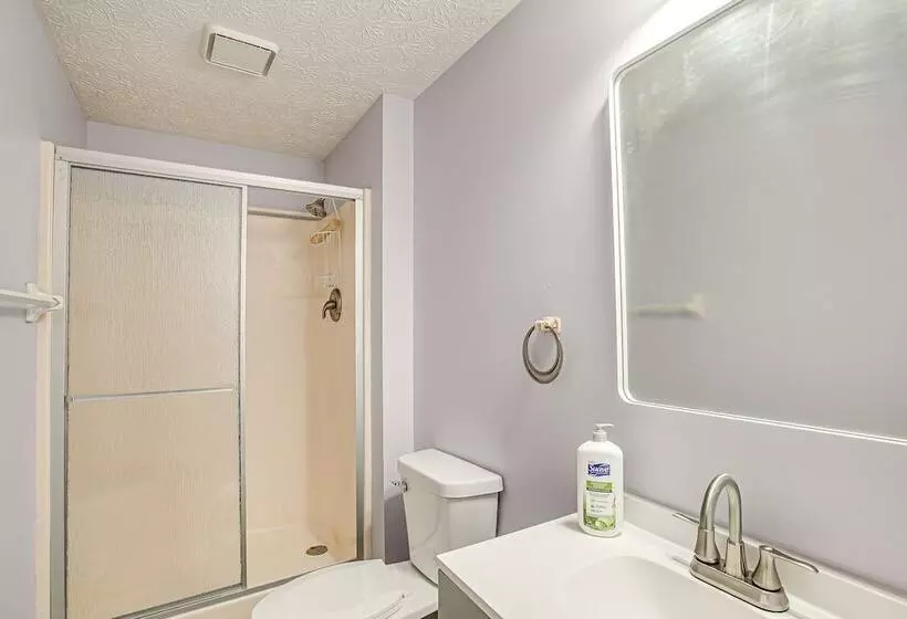 Spacious Delaware Home W/ Game Room!